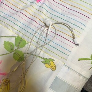 Apple White Earbud Headphones